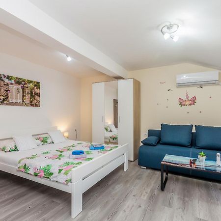 Apartmani Tena Njivice Eksteriør billede
