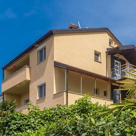Apartmani Tena Njivice Eksteriør billede