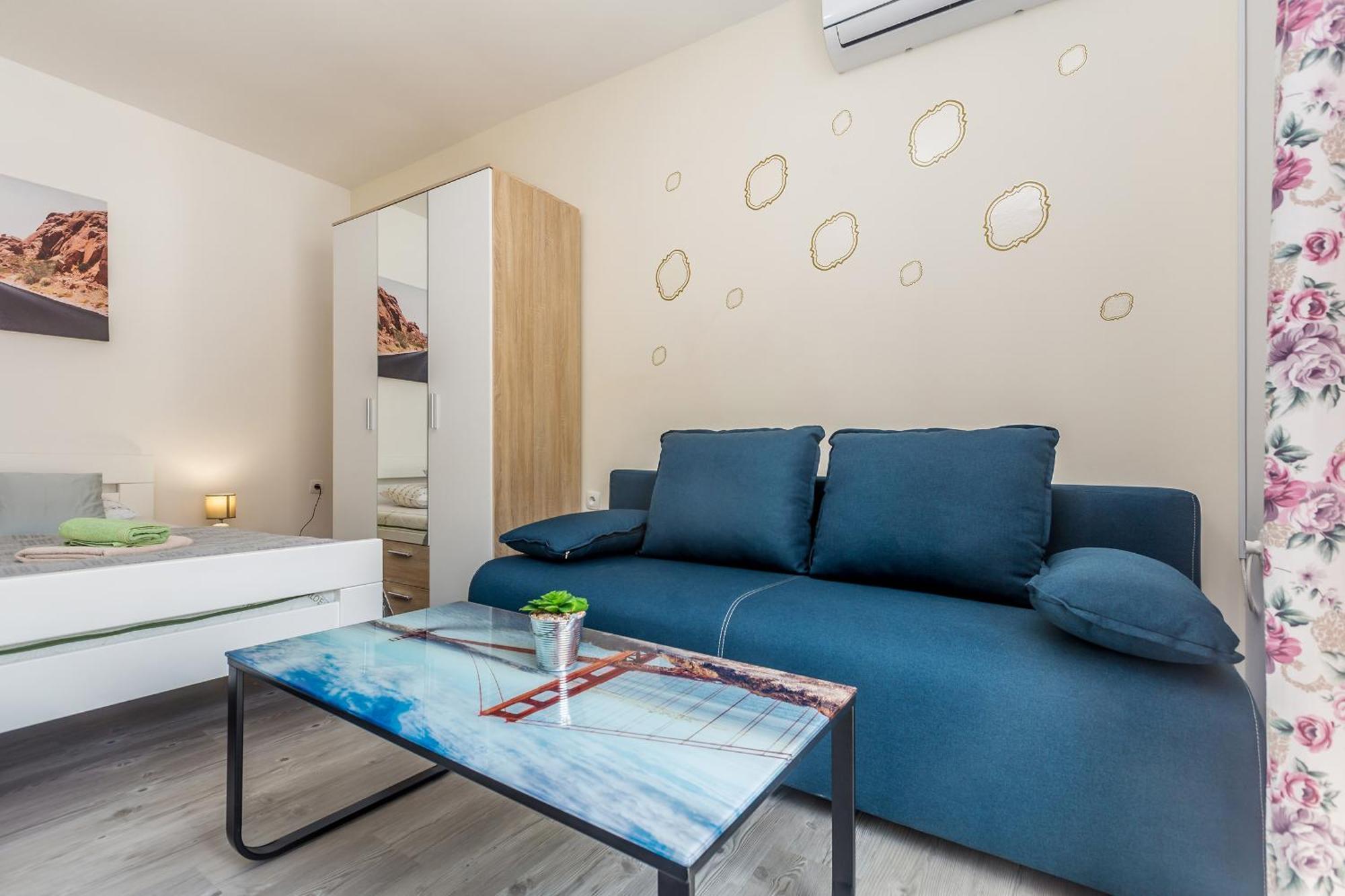 Apartmani Tena Njivice Eksteriør billede