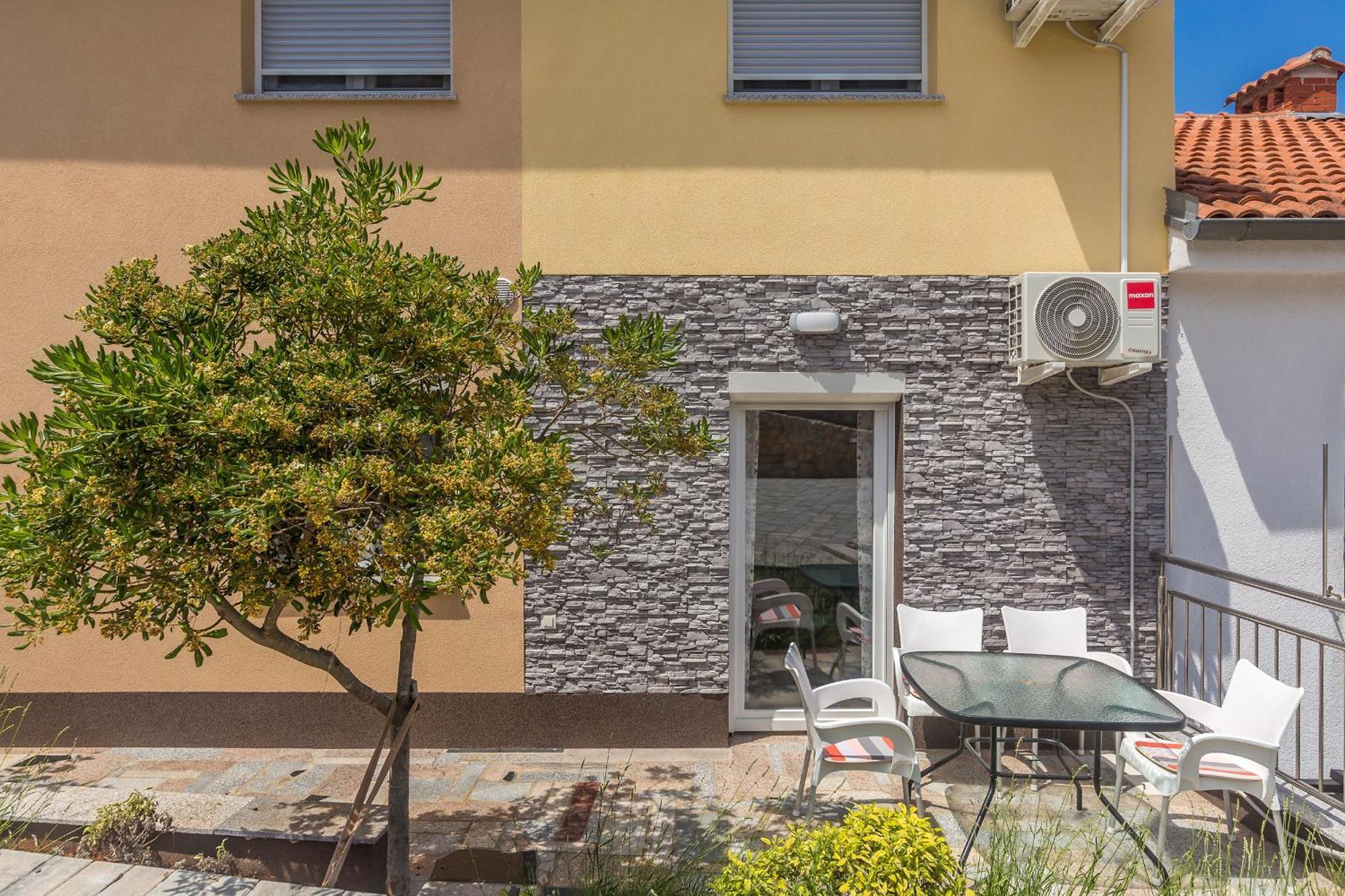 Apartmani Tena Njivice Eksteriør billede