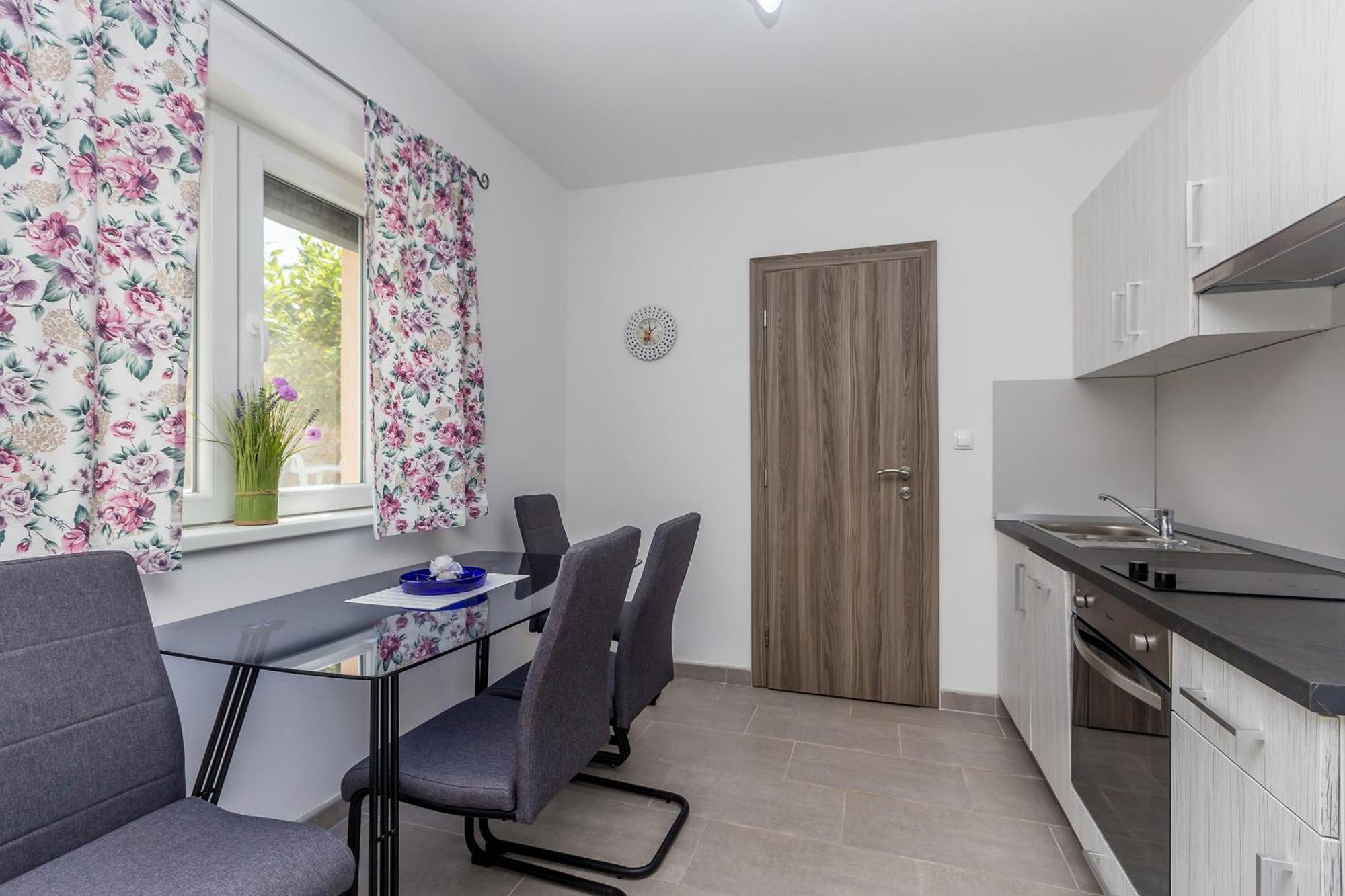 Apartmani Tena Njivice Eksteriør billede