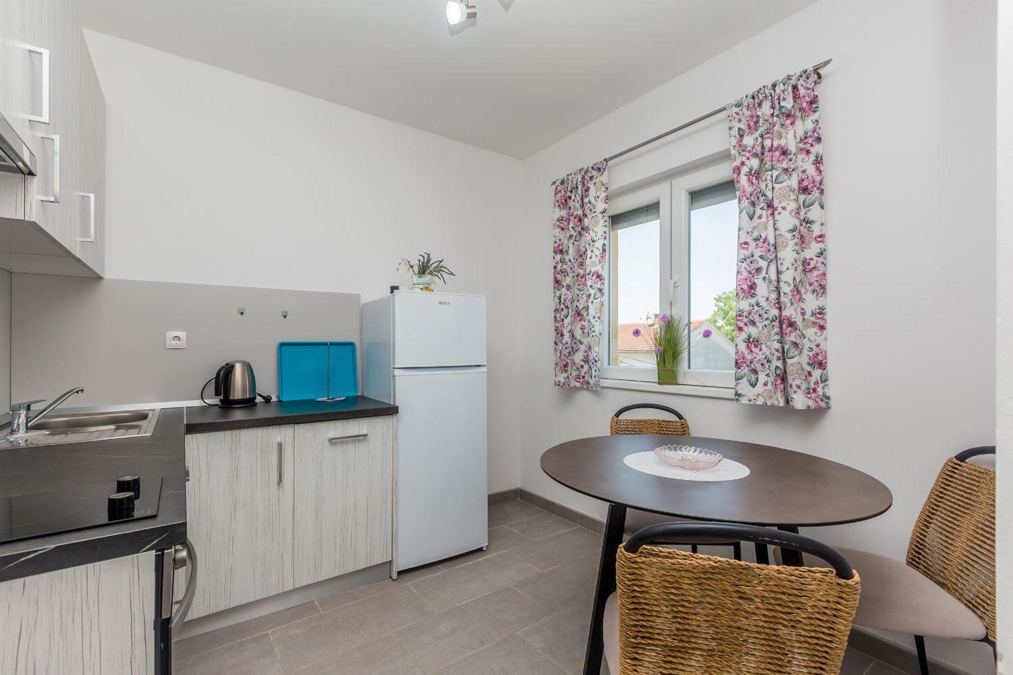 Apartmani Tena Njivice Eksteriør billede