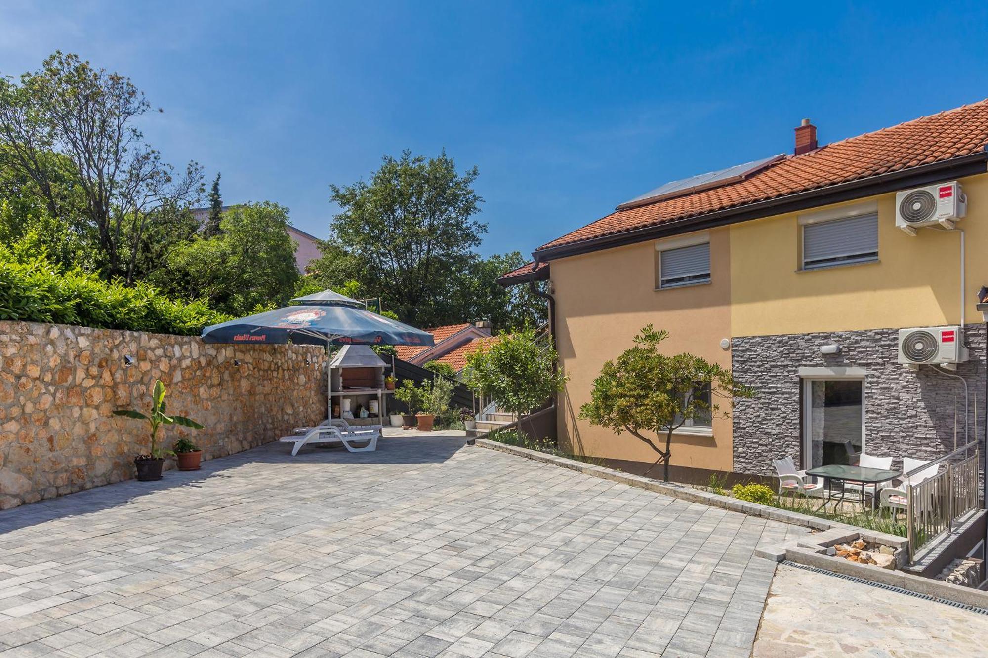 Apartmani Tena Njivice Eksteriør billede